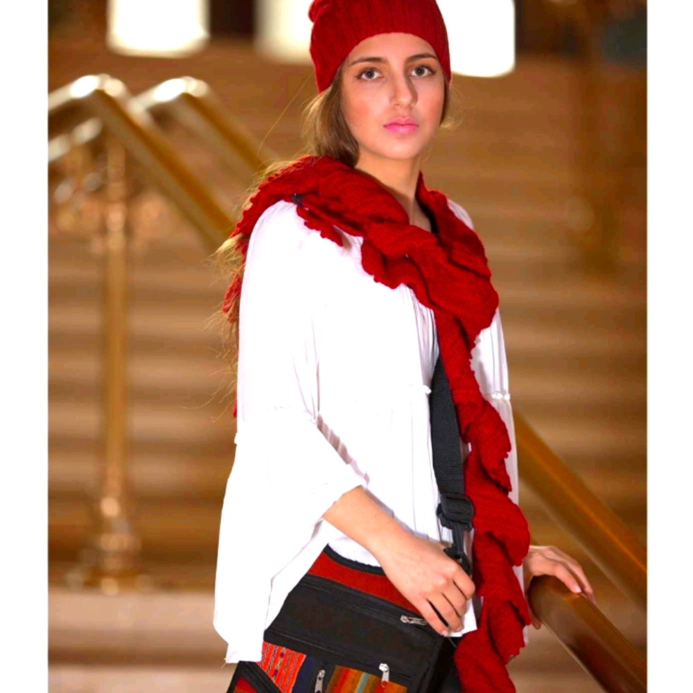 SUBROSE NWT 100% ALPACA Ribbed Ruffle Scarf - Picture 2 of 8